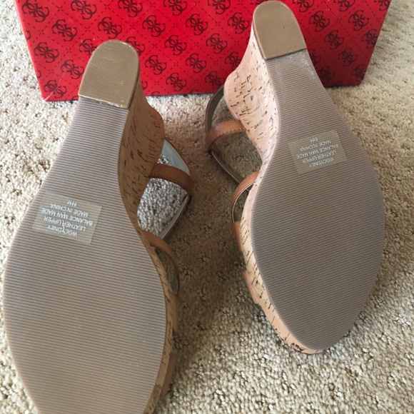 GUESS NATURAL LEATHER  WEDGE SANDALS, NEW IN BOX, SIZE 8-1/2 - Picture 4 of 4
